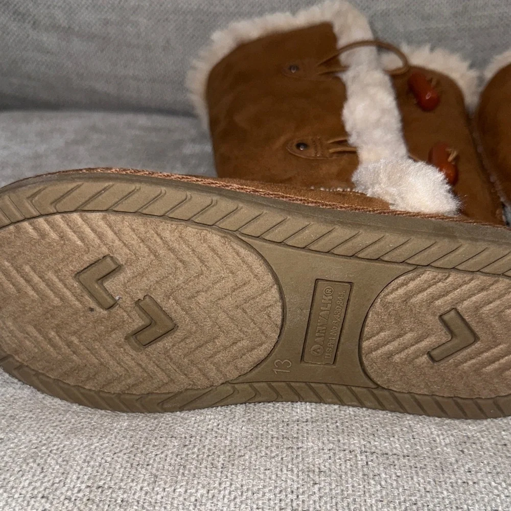 NWOT Cozy tan faux fur Lined suede like tall Boots